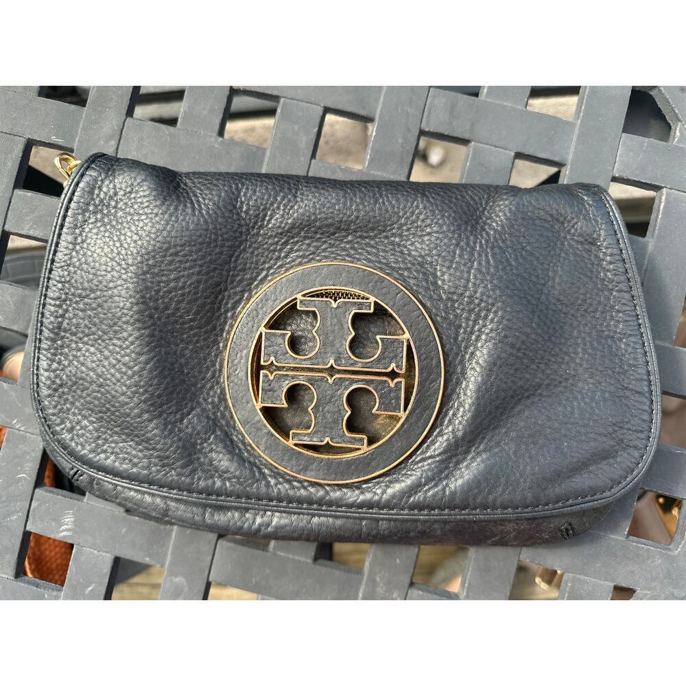 Tory Burch Amanda Black Pebbled Leather Gold Crossbody Shoulder Bag Clutch Purse